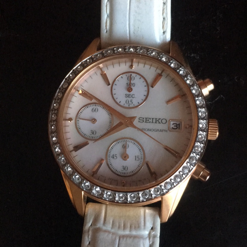 White seiko watch